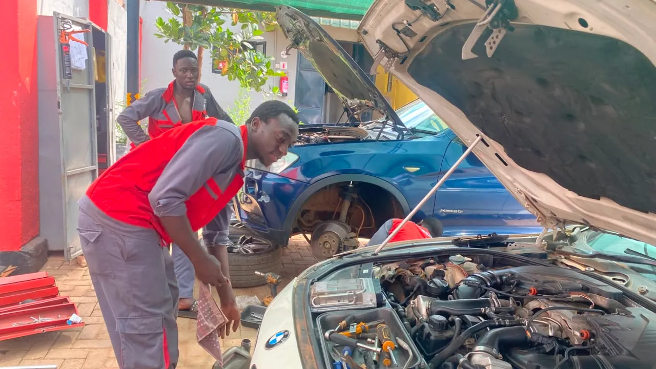 Engine Radiator & Fan Fitment - Auto Messiah Workshop Mechanics in Kampala