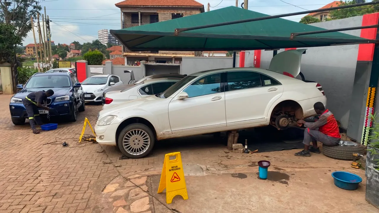 Cylinder Head Torque Routine - Auto Messiah Workshop Mechanics in Kampala