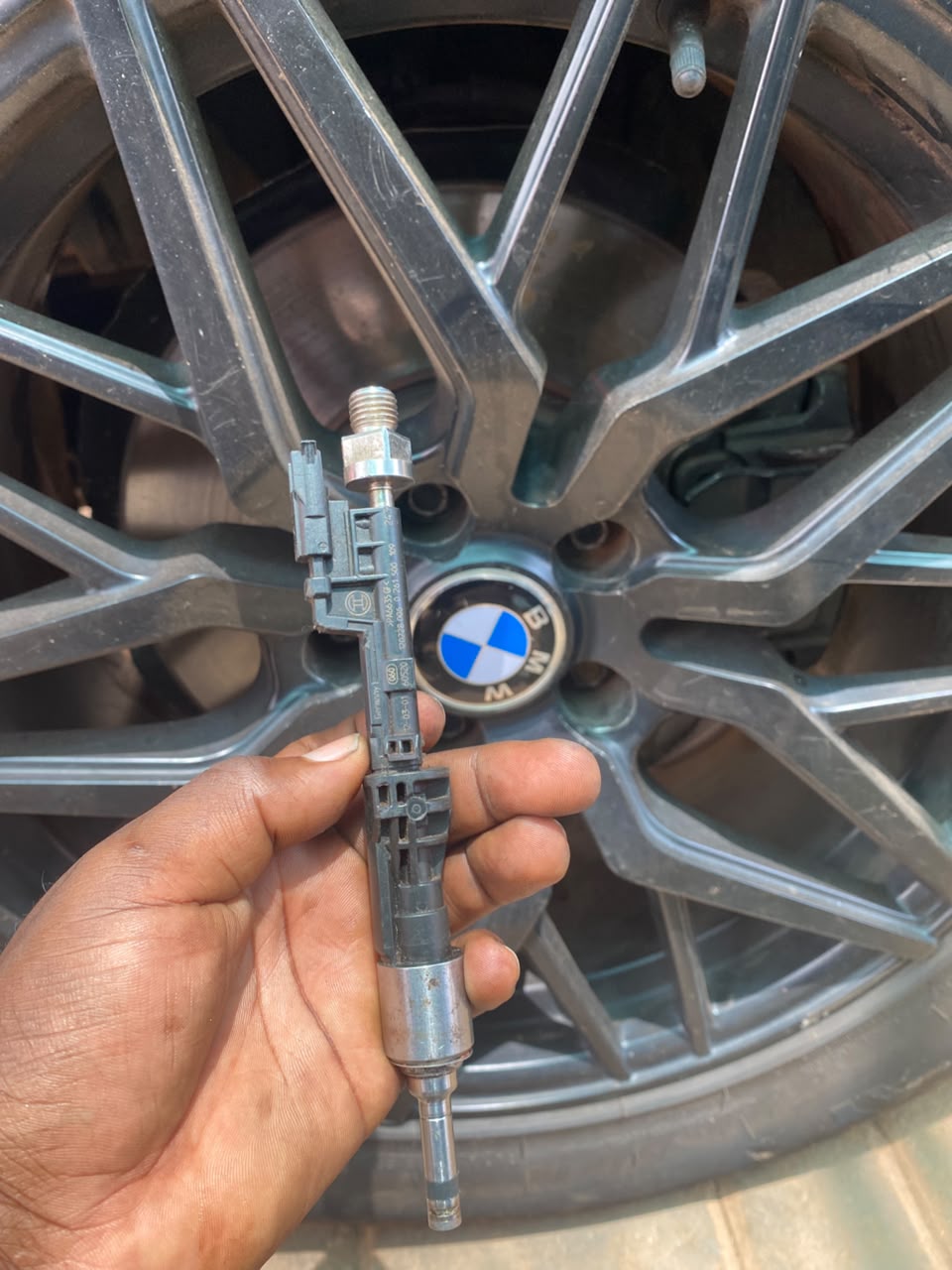 Piezo Fuel Injector Calibration - Auto Messiah Workshop Mechanics in Kampala